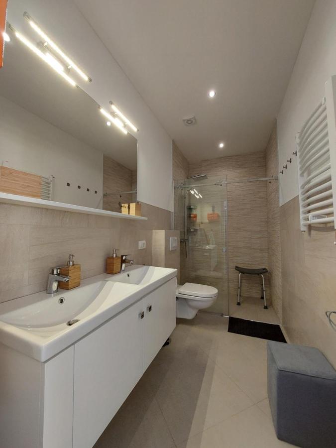 Modern Top Floor Sea View 3Br With Pools, Spa & Fitness Bečići Kültér fotó